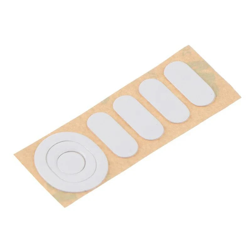 White mouse skates for G304 G305 by LYNHURD!, featuring a curved edge design for smooth gliding.