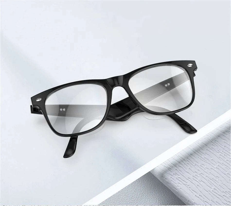LYNHURD smart glasses for men with anti-blue lens, voice assistant, and intelligent translation features.